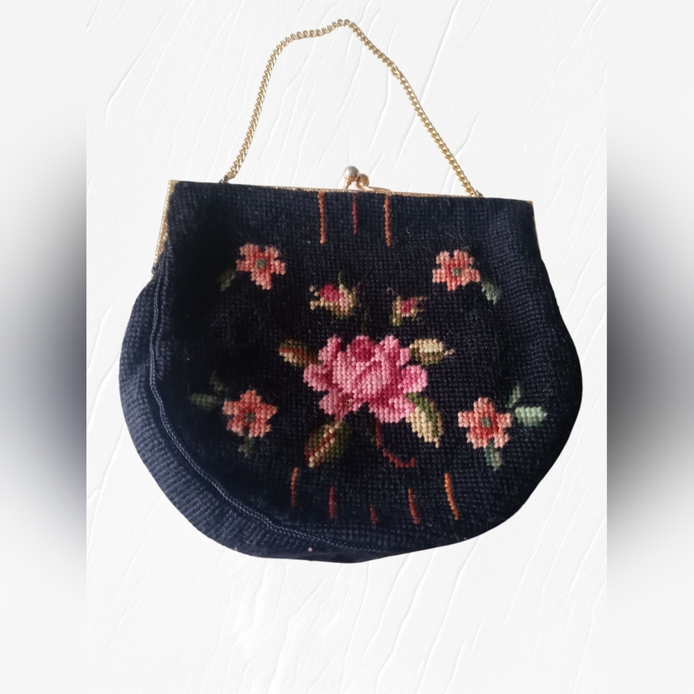 Vintage Needlepoint Purse.